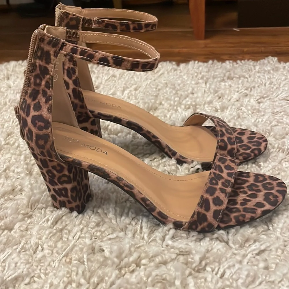 Cheetah Platform Heels - Picture 1 of 2